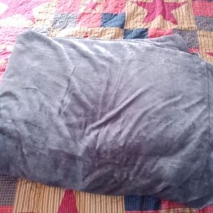 Amazon basics 60x80 Gray Blanket